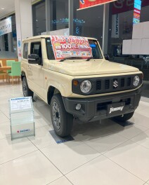 ショールームに新型ジムニーございます！